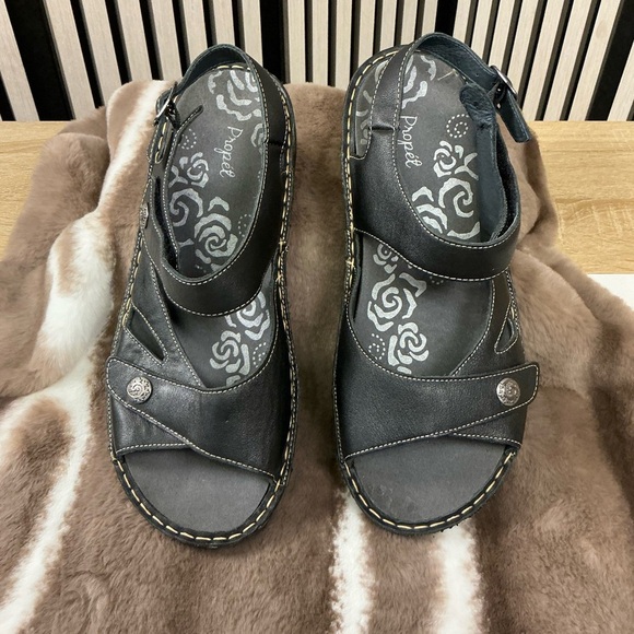 Women’s PROPET Black Women's Sandals Sz 10 - Picture 1 of 5